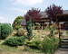 Fonds Commerce Auberge - Restaurant - 5 ch - Un jardin un peu à l'écart en-dessous, comme un ilôt de détente, dans l'esprit LOUNGE...
