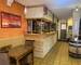 Ensemble immobilier, 1 local commercial et 2 appartements.  - Bar derras