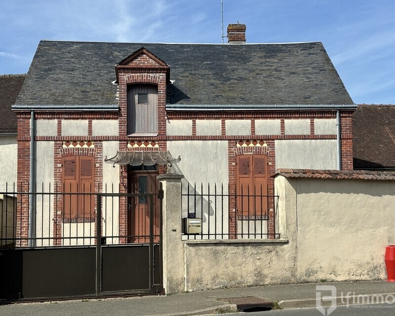 Jolie Maison pleine de charme à rénover  à Sours - Img 2440