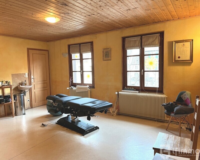 Bel immeuble de Rapport au coeur de Wintzeheim - A local professionnel 1er étage