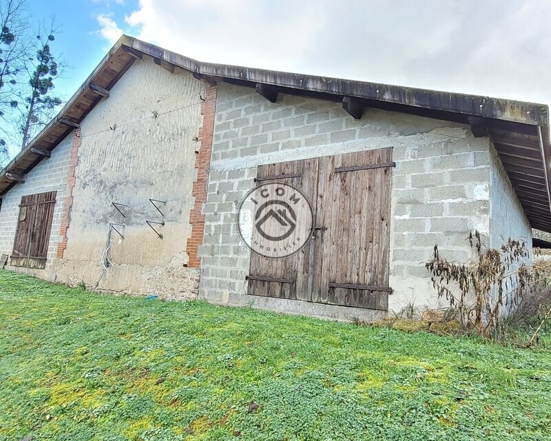 Terrain boisé de 26589 m2 avec dépendance de 120 m2 environ - 4 arriére dépendance
