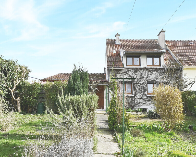 Maison traditionnelle 4 pièces - 2 arriere rec5663