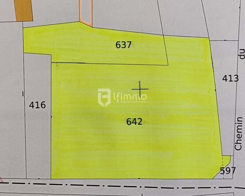 Terrain constructible d'environ 2400 m² avec puit, vue champêtre. - Plan cadastral 2