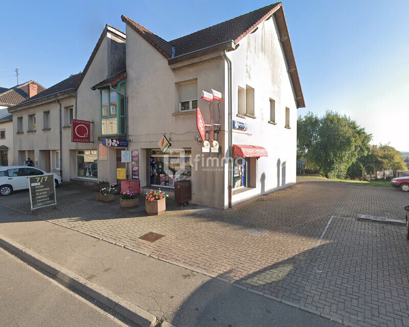 Vends à Grostenquin un Local Commercial loué   - Facade grostenquin
