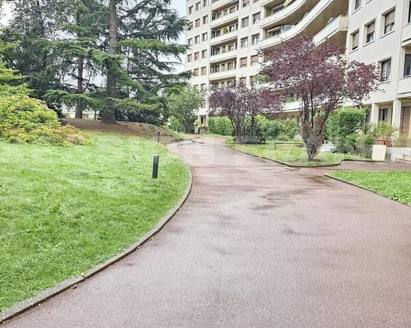 Grand appartement lumineux 109 m² - Résidence