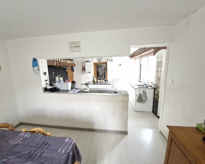 Appartement 5pieces cuisine salon 4chambres2WC 2SDBsur 1250m2 - 20250329 111149