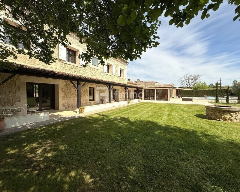 Maison de maître rénovée avec piscine et dépendances - Maison et jardin