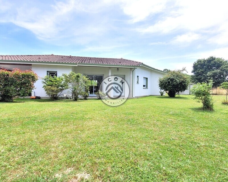 Villa contemporaine avec piscine - 1 facade maison