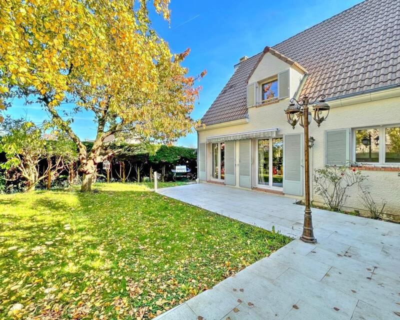 Maison familiale de 6 pièces - 4 chambres  - Extérieur depuis abri 