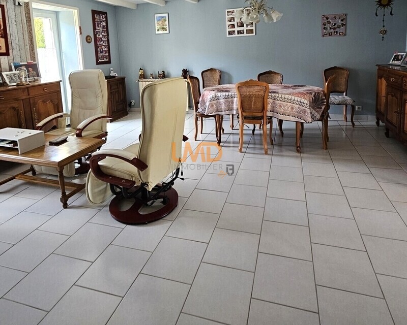 Maison chambre RDC - Pièce de vie