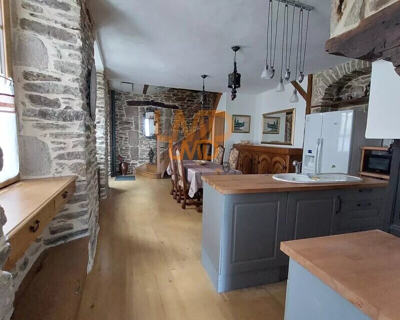 Maison de village à Salles-Curan, charme garanti - a23f7a5b-690c-4b96-a2bc-76e2691098ad