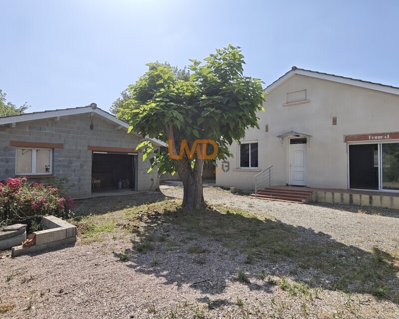 Maison de plain pied de 70 m² + garage 27 m² - Img 20250623 170225