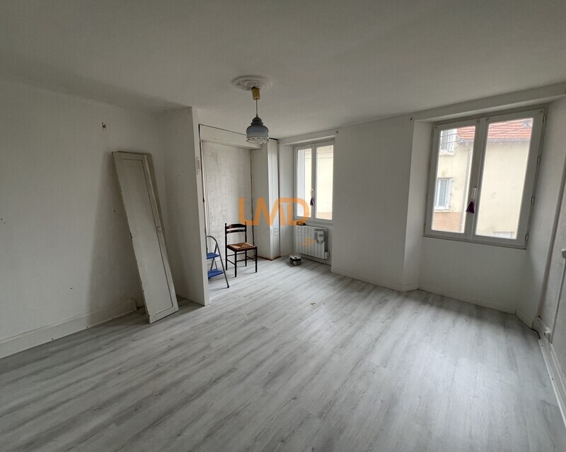 Maison Firmi 69000 € dont bouquet de 35 000 € - Chambre 2.1