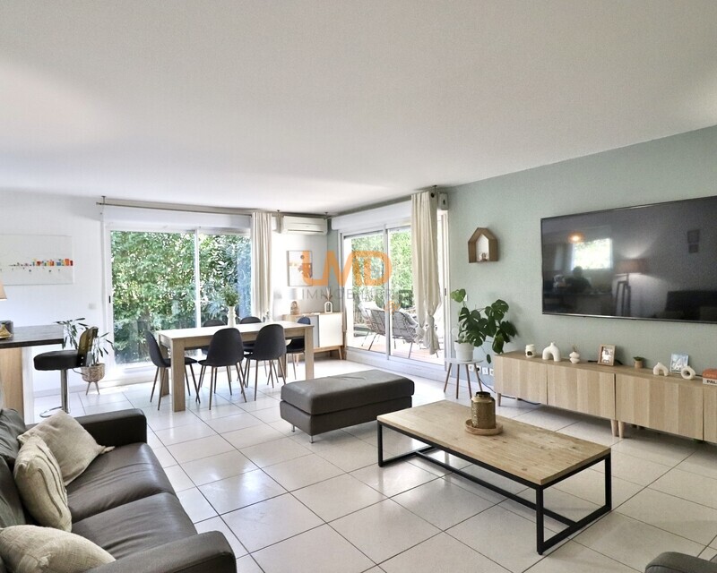 Bel appartement T4 avec jardin et entrée privative - Img 2640c