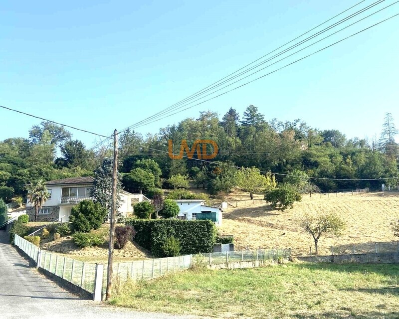 Grande maison avec terrain - 9391f772-9453-4027-8914-d6da6d4cc185