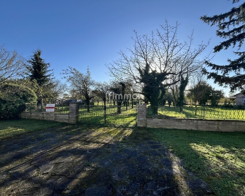 Terrain constructible de 700m² - 9f064b40-6dc6-436a-90b9-ea4ef606f782