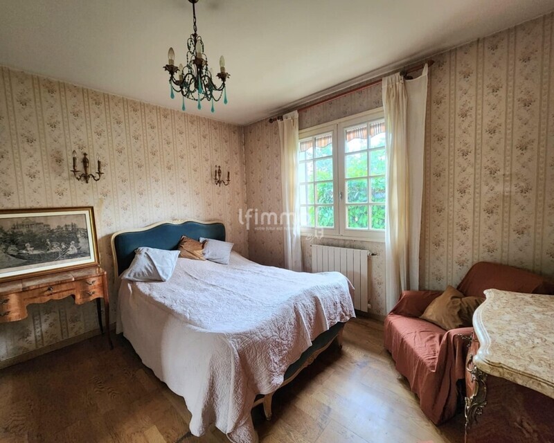 Maison et quartier familial - 56b70c1d-da01-4481-bfc3-b352c2248250